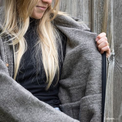 Wolljacke ohne Futter Naturbraun Detailansicht